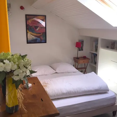 Holiday home Charming Garden Nantes